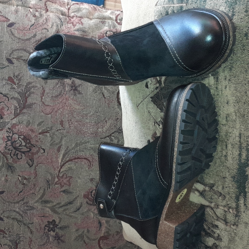 Earth Elements Ankle Boots